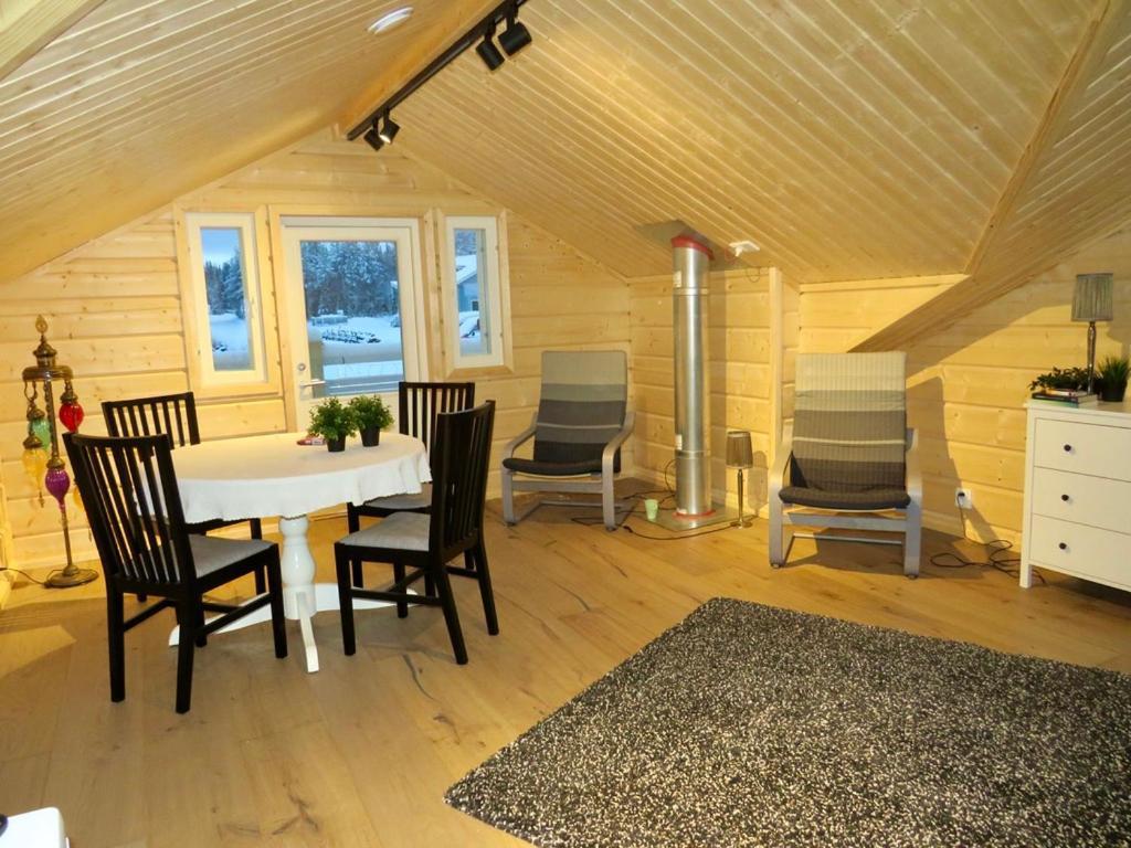B&B Adventures Äkäslompolo Buitenkant foto